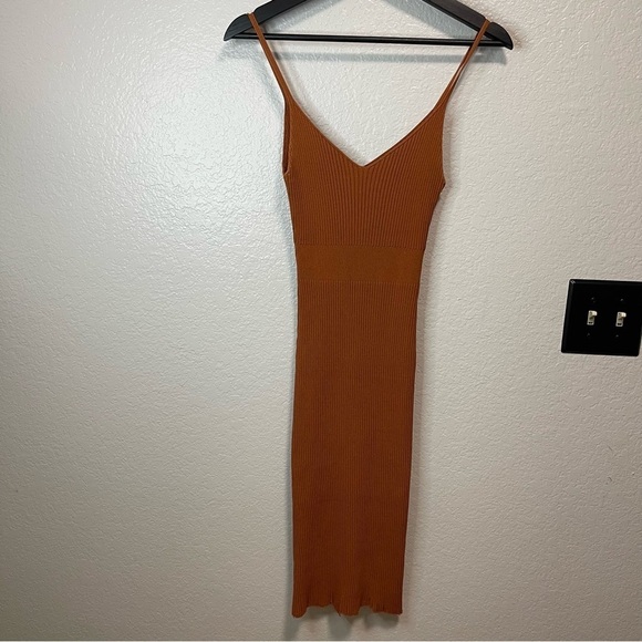 Forever 21 Dresses & Skirts - Forever 21 Spaghetti Strap Rust Body Hugging MIDI Raw Hem SMALL
